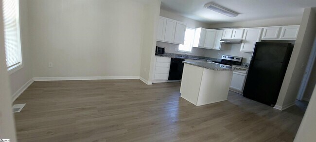 Building Photo - 107 Asteria St