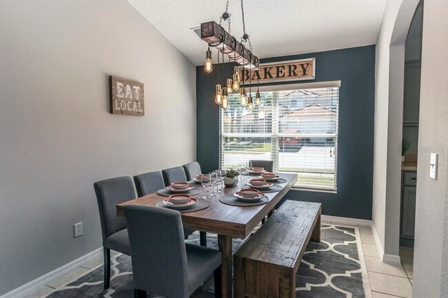 Foto del edificio - 251 Hypolita Ave