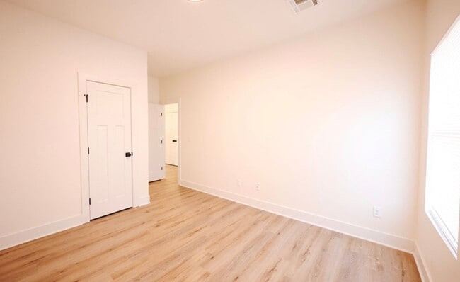 Building Photo - 508 Briarbrook Ln