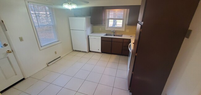 kitchen - 3837 Beech Hill Rd NW