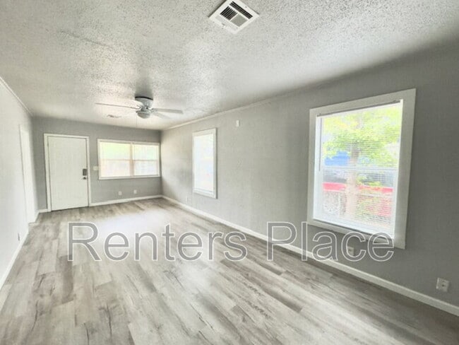 Building Photo - 4717 S 33rd W Ave