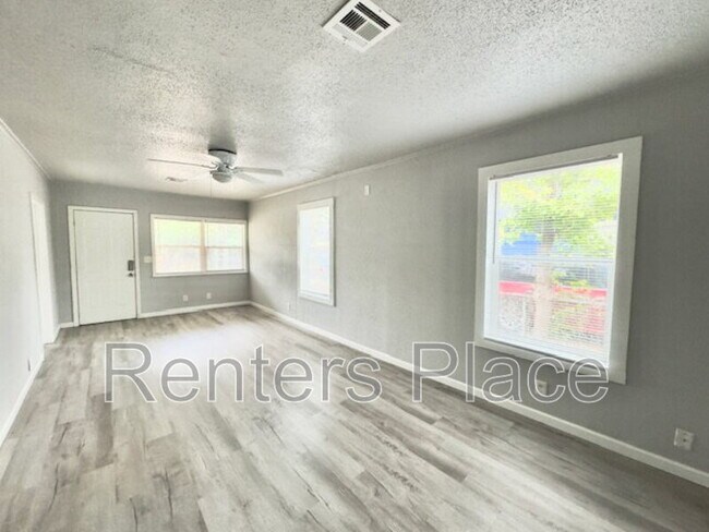 Foto del edificio - 4717 S 33rd W Ave