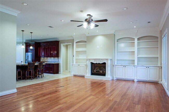 Foto del edificio - 1327 Neeley Dr