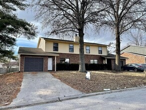 Building Photo - 711 Plankway Dr