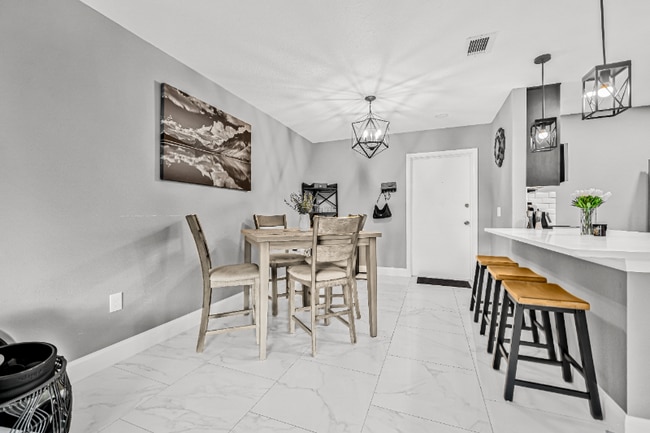 Photo - 252 SW Monroe Cir N Apartment