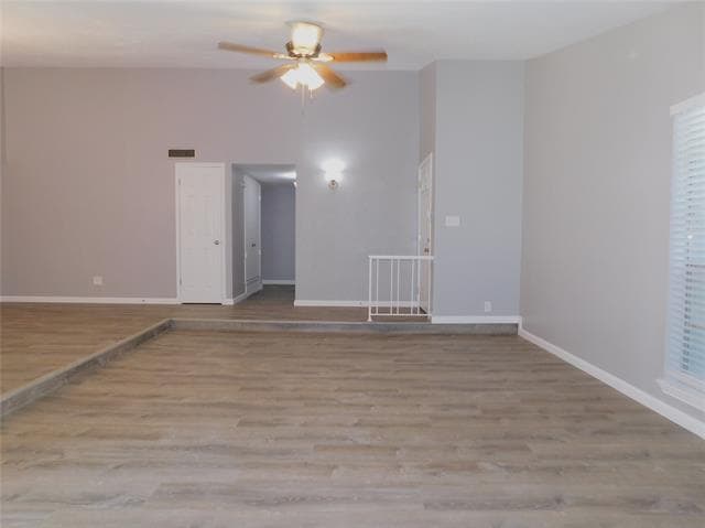 Foto del edificio - 1524 Carnation Dr