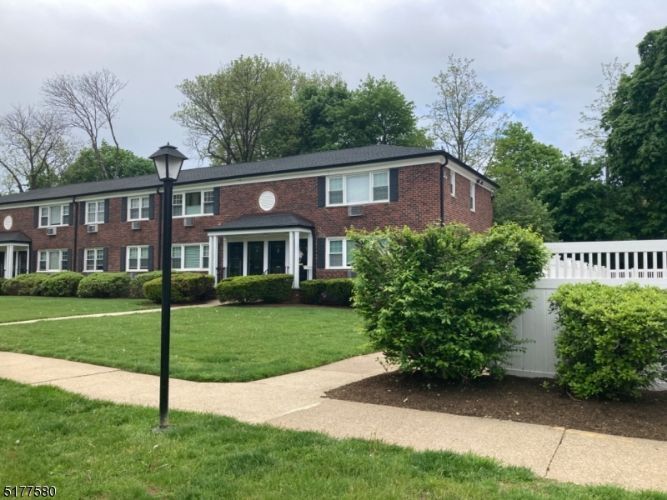 Primary Photo - 402 Pitney Pl