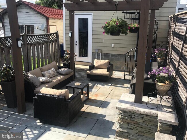 Foto del edificio - 1413 Shepherd St NW