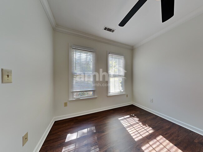 Foto del edificio - 5512 Westerborne Dr