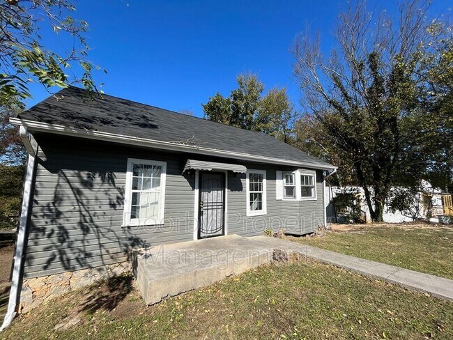Building Photo - 1117 Rockway Dr