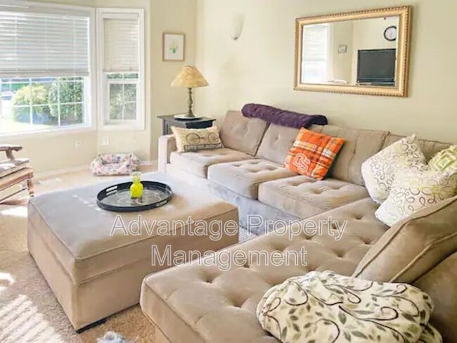Building Photo - 1622 SW Country Club Pl