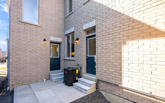 Photo du bâtiment - Well-Maintained 2 Bed, 1 Bath in Rolling A...