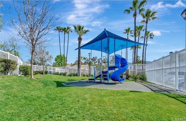 Foto del edificio - 28444 Boulder Dr