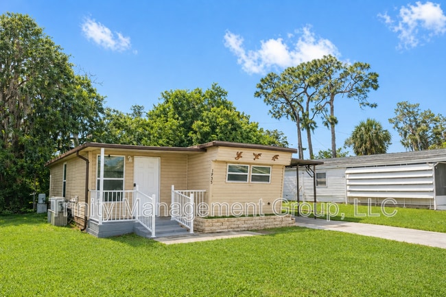 Building Photo - 1935 Speck Dr