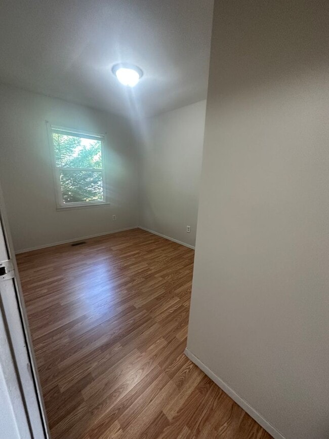 Foto del edificio - 406 E Main St