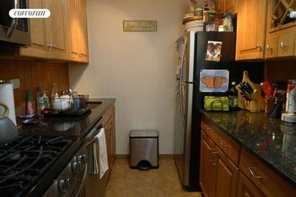 Building Photo - 382 Central Prk W