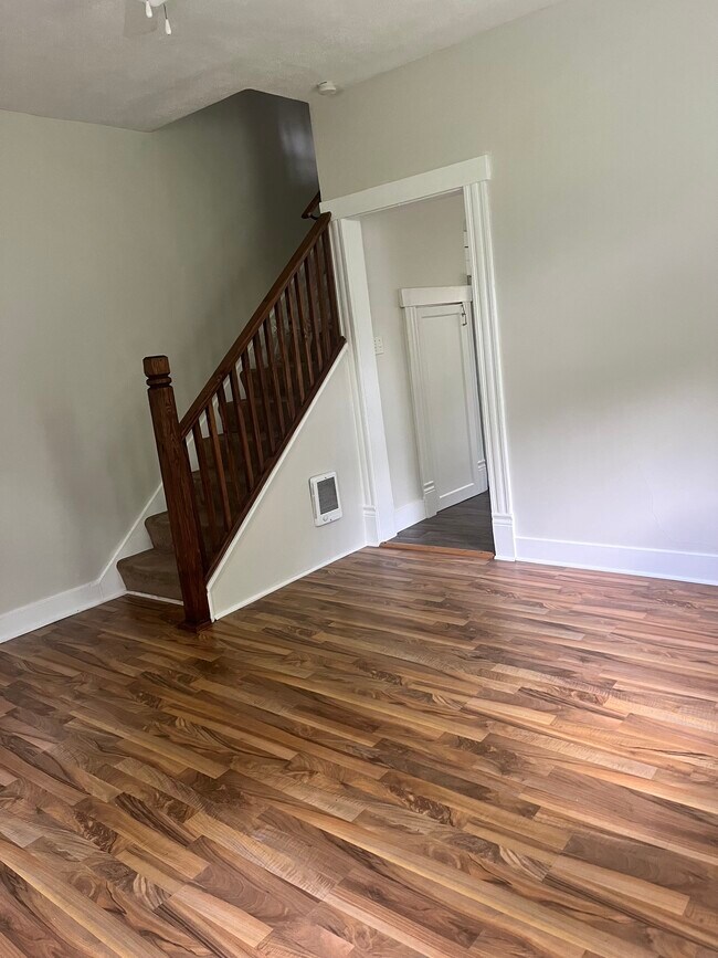 Building Photo - 1335 Goldstrom Ave