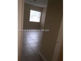 Building Photo - 421 SW 113th Way