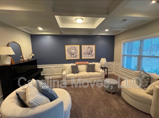 Foto del edificio - 121 Wild Hickory Cir