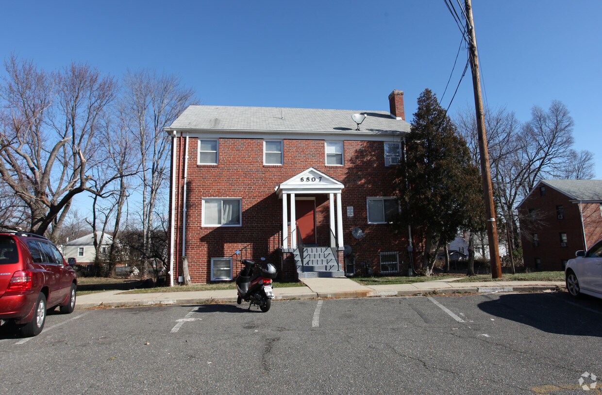 Building Photo - 6807 Red Top Rd