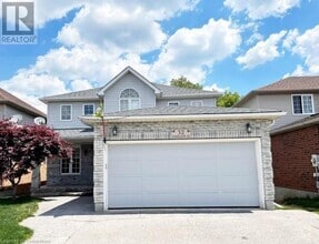 Building Photo - 32 Foxmeadow Rd