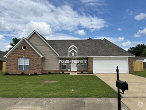 Building Photo - 6232 Ravenwood Lake Dr E