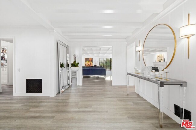 Foto del edificio - 815 N Whittier Dr