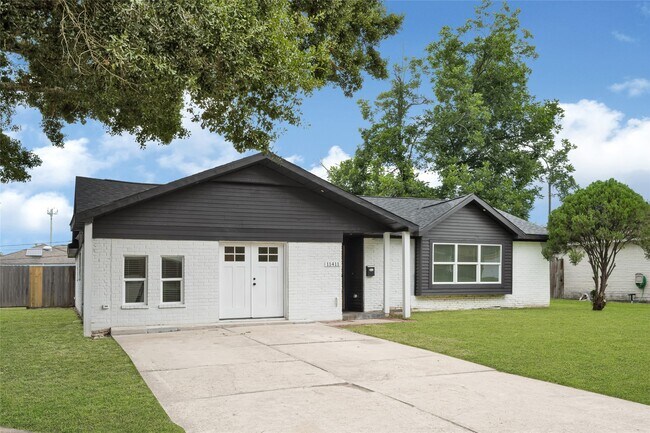Building Photo - 11411 Sagehurst Ln