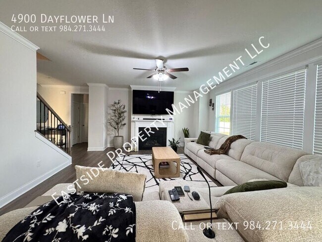 Foto del edificio - 4900 Dayflower Ln