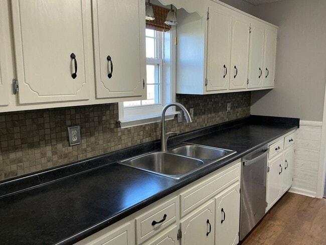 Foto del edificio - 714 Shetland Dr