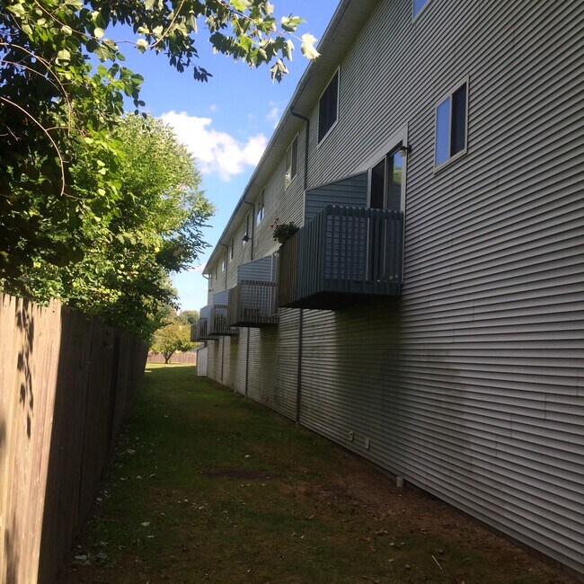 Building Photo - 168 Mulloy Rd