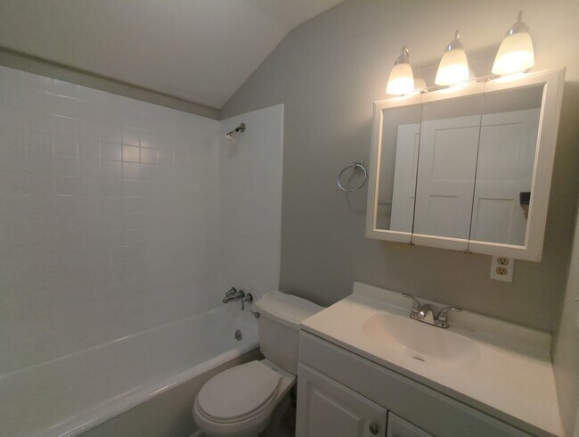 Foto del edificio - 405 Red Oak Dr