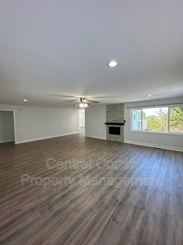 Building Photo - 2826 Forest Hill Blvd