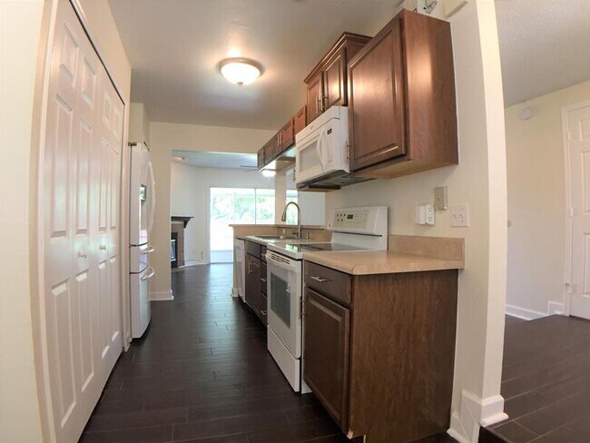 Building Photo - 949 Tillery Way