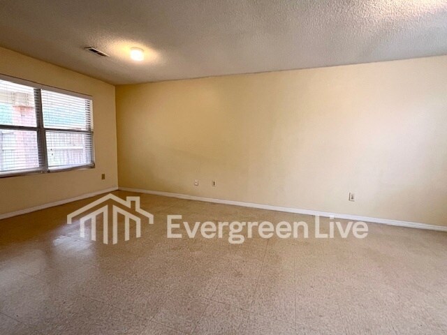 Foto del edificio - 107 Aleron Ct