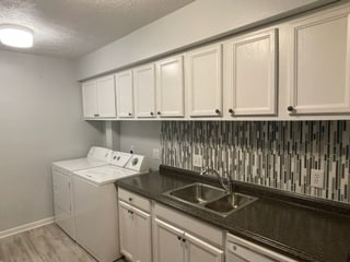 Building Photo - 595 Canterbury Ln