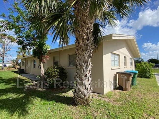 Building Photo - 245 Cape Coral Pkwy E
