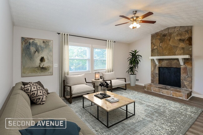 Building Photo - 6290 Silver Spur Dr