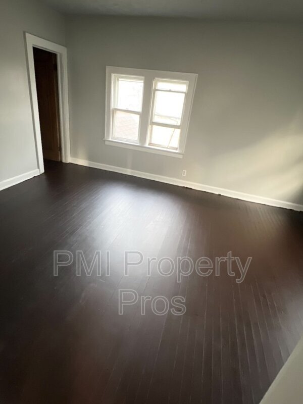 Building Photo - 3859 N 21st St