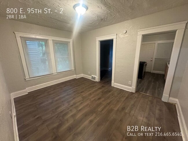 Building Photo - 800 E 95th St
