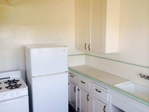 Cocina - 1207 N Orange Dr