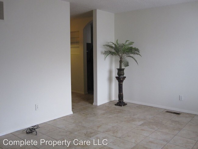 Building Photo - 1514 E Lowell St