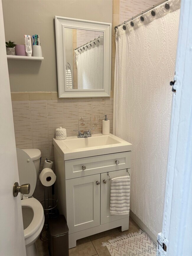 Foto del edificio - 121-123-123 W 25th St