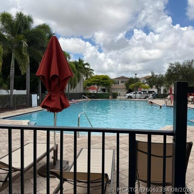 Foto del edificio - 894 NE 191st St