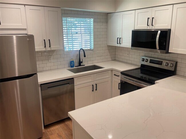 Foto del edificio - 13006 Trail Hollow Dr
