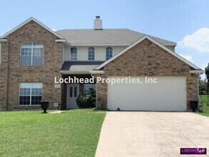 Building Photo - 6122 San Marino Dr