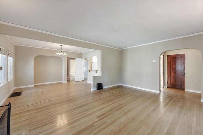 Building Photo - 4710 Meldon Ave