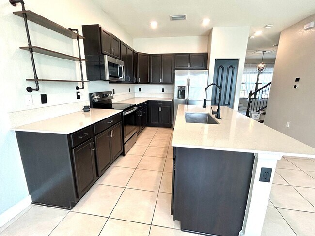 Building Photo - 3 Bedroom Townhome in Vero Beach
