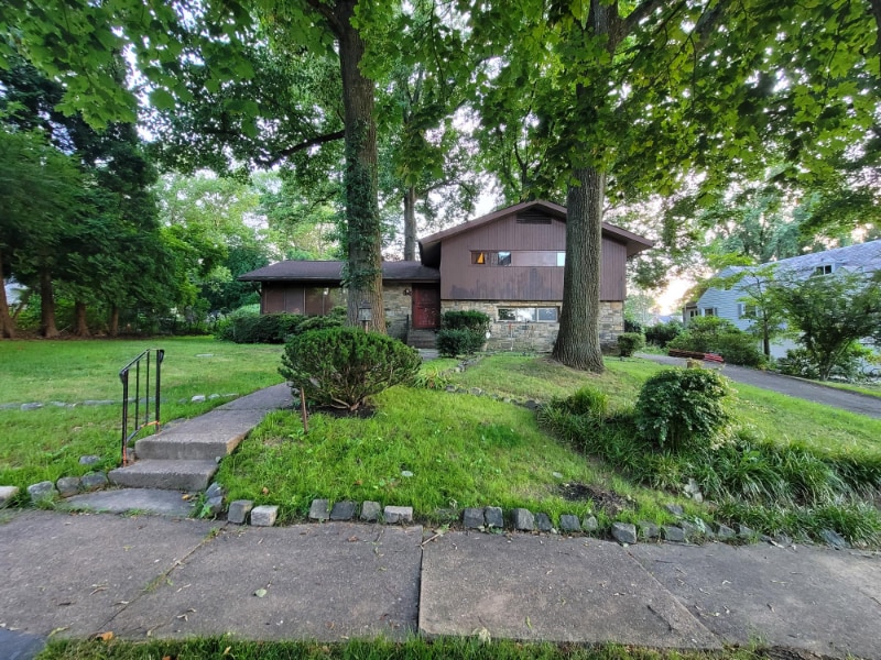 Primary Photo - 7806 Cobden Rd