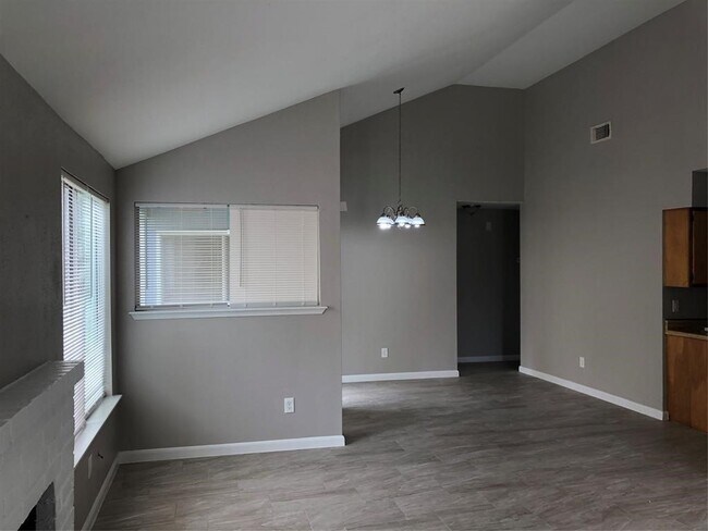 Foto del edificio - 7514 Lemma Dr